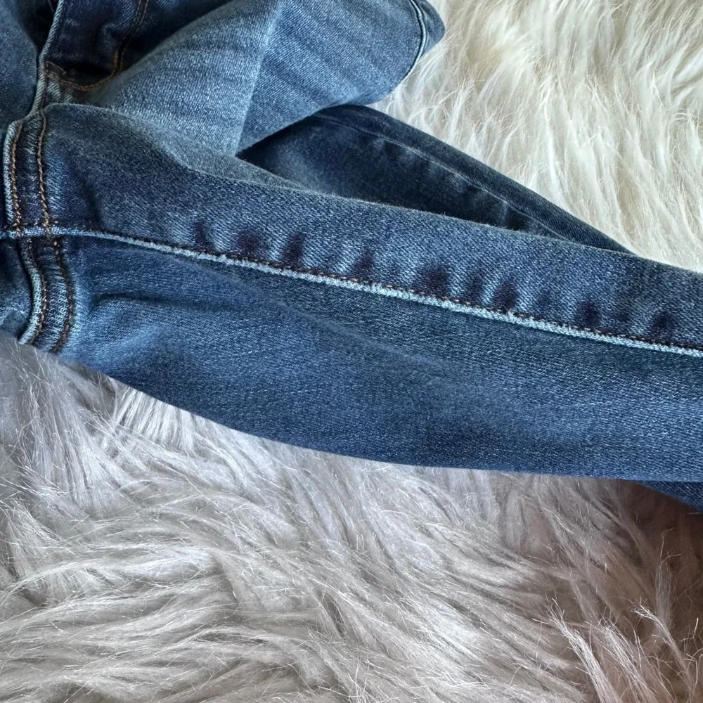 American Eagle Outfitters sculpt your